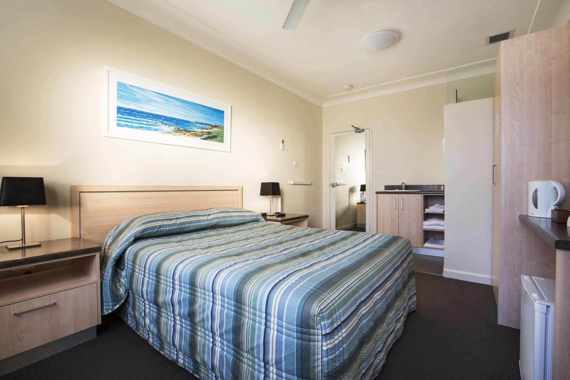 Nightcap At Ocean Beach Hotel Umina Beach Bagian luar foto