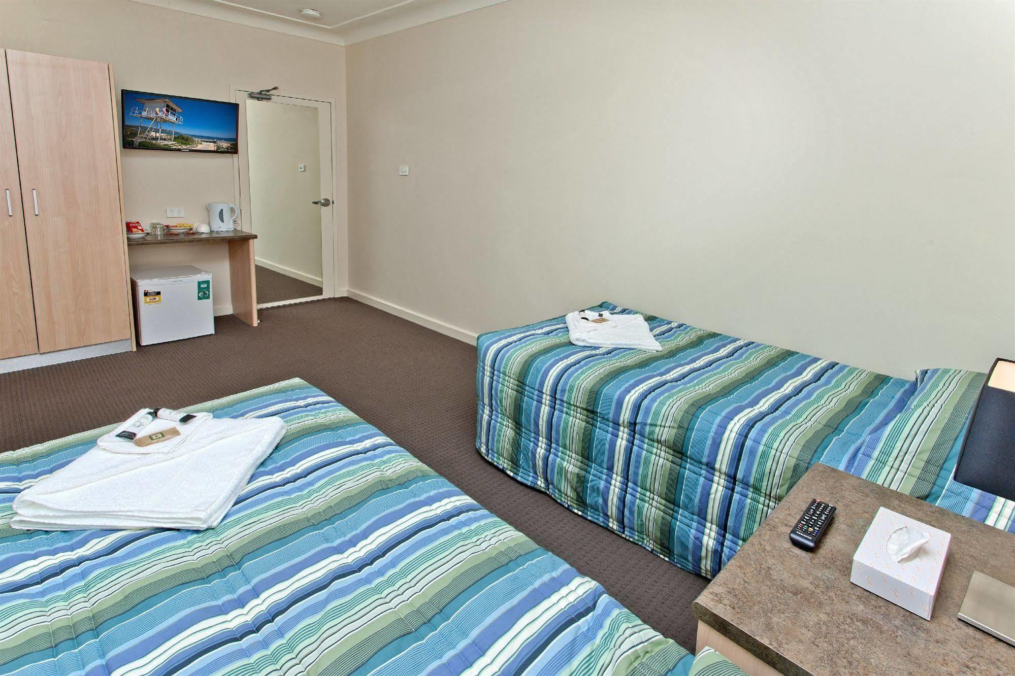 Nightcap At Ocean Beach Hotel Umina Beach Bagian luar foto