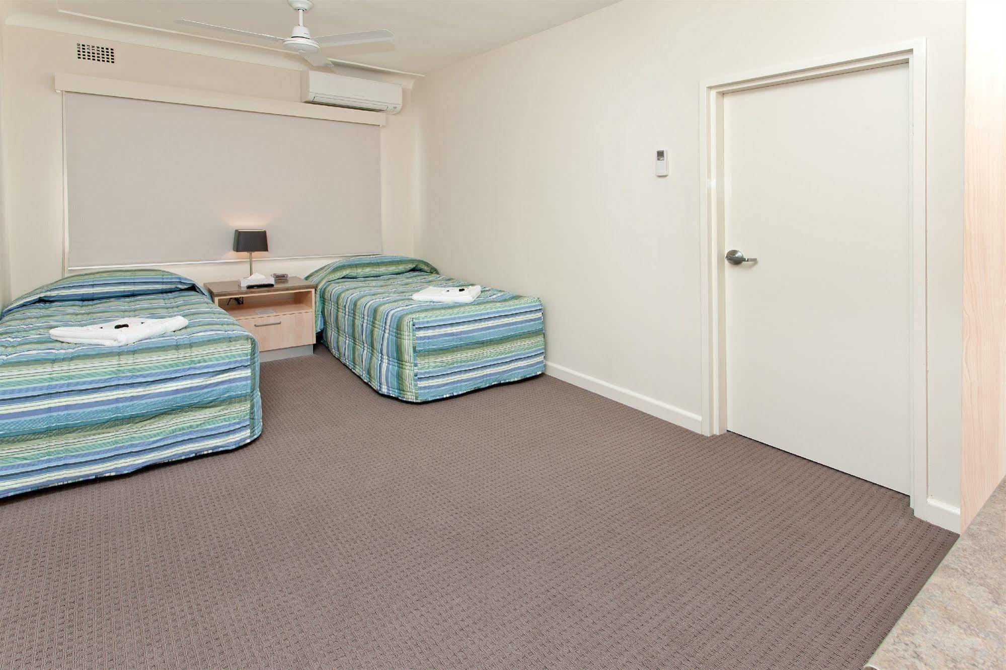 Nightcap At Ocean Beach Hotel Umina Beach Bagian luar foto