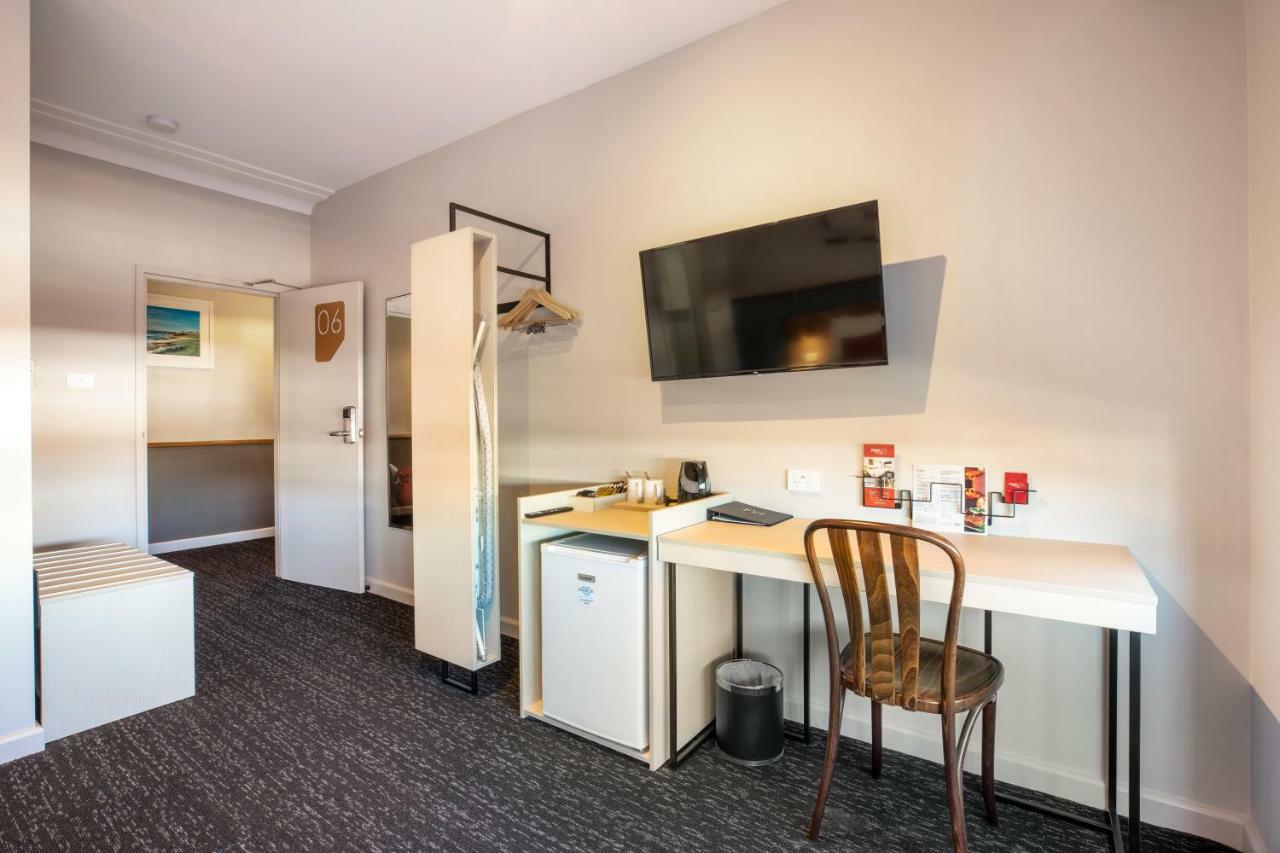 Nightcap At Ocean Beach Hotel Umina Beach Bagian luar foto